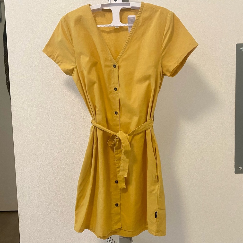 RVCA Mustard Yellow Landed button-front dress with belt and pockets  - small
